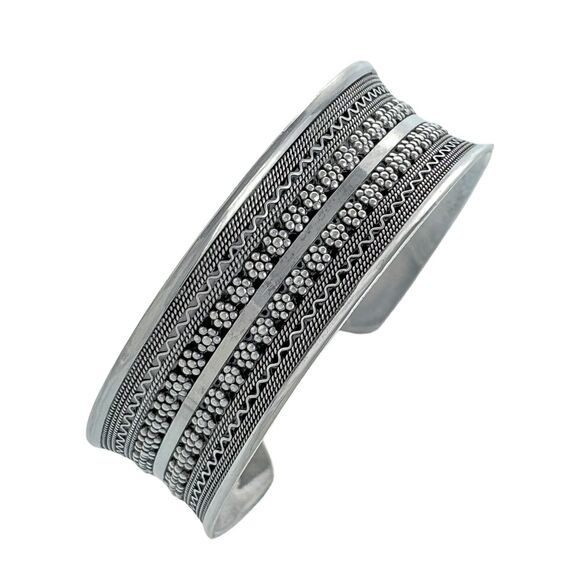 Vintage Silver Tone Textured Floral Detail Cuff Bracelet 7.25" - Picture 5 of 9